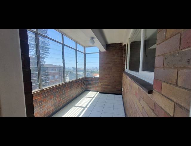 1.5 BEDROOM FLAT FOR SALE IN GLENWOOD